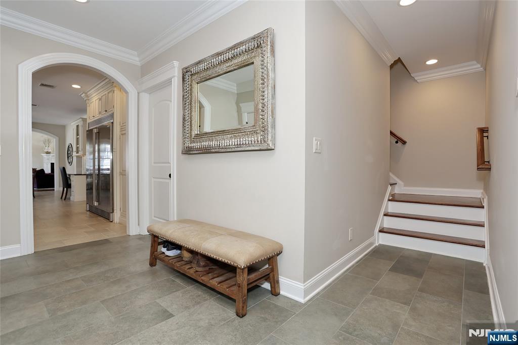 3 London Court