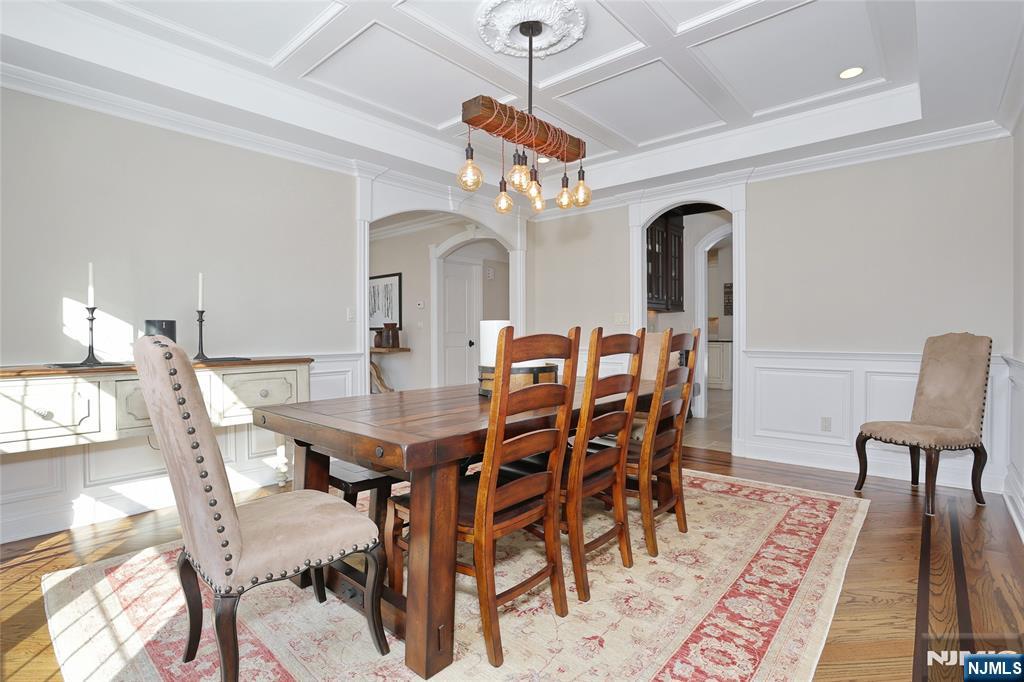 3 London Court