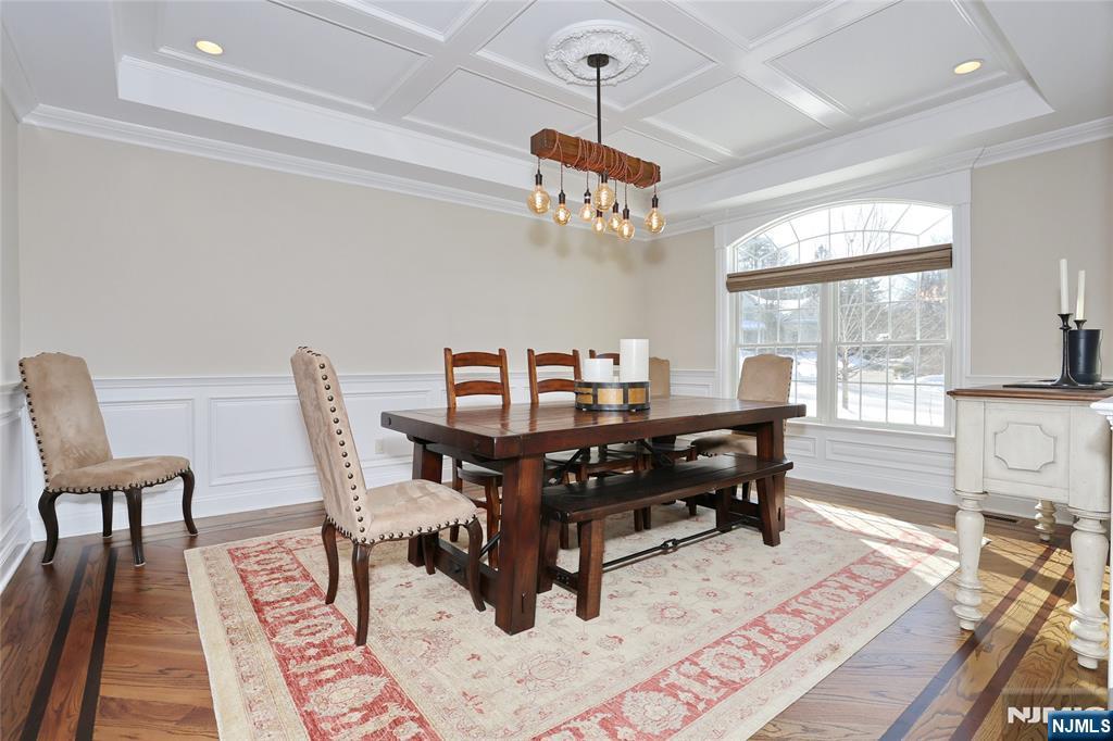3 London Court