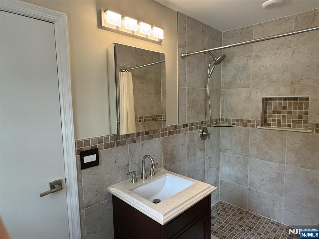 27 Summit Avenue 1