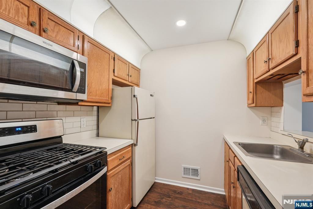 1294 Hibiscus Court
