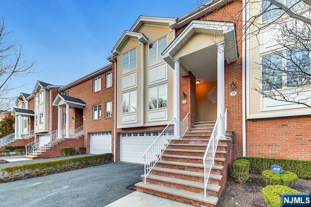31 Skymark Court 31