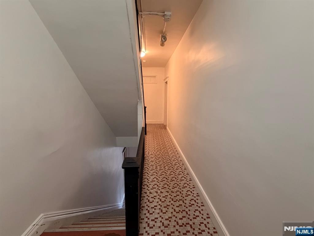 536 Lake Avenue Apt 4