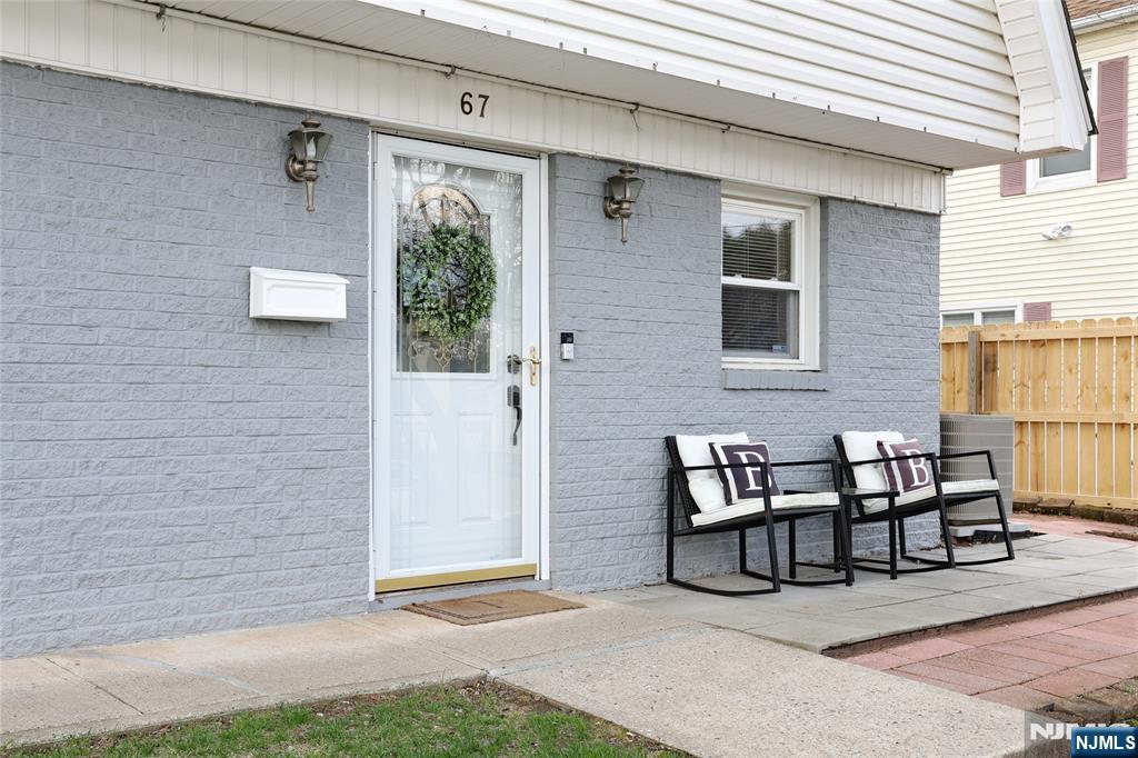 67 Dumont Avenue