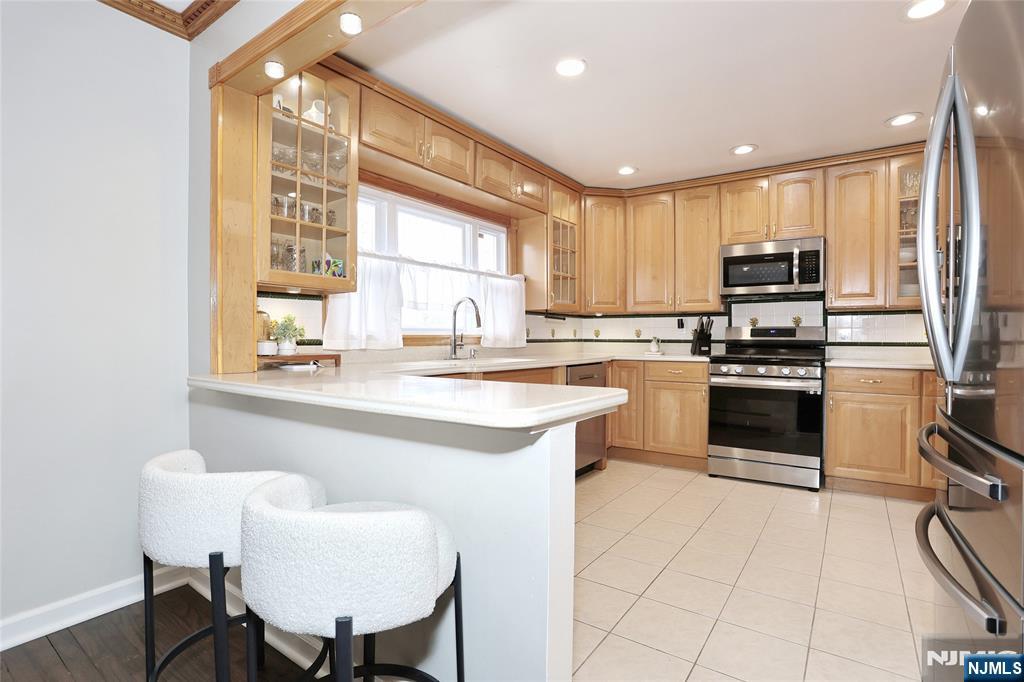 67 Dumont Avenue
