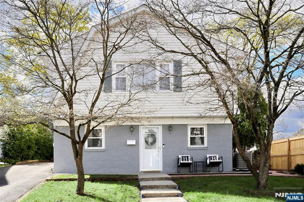 67 Dumont Avenue