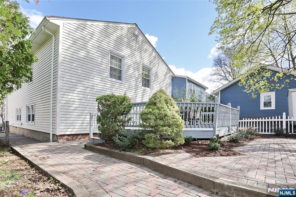 67 Dumont Avenue