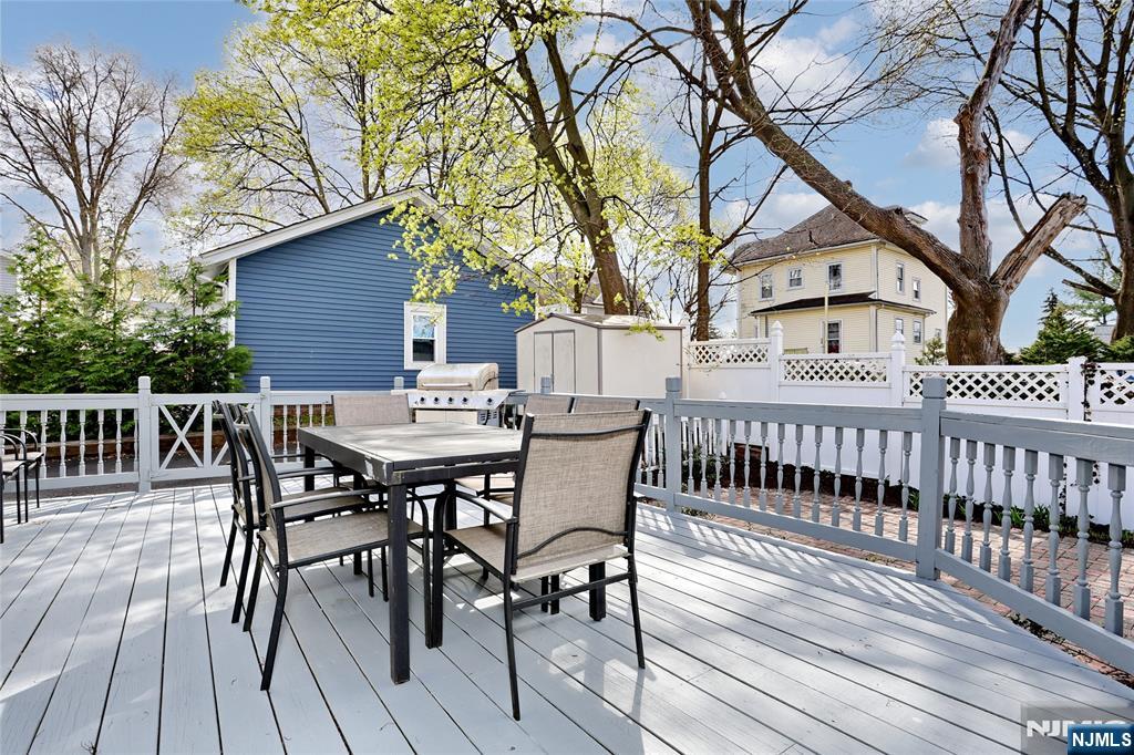 67 Dumont Avenue