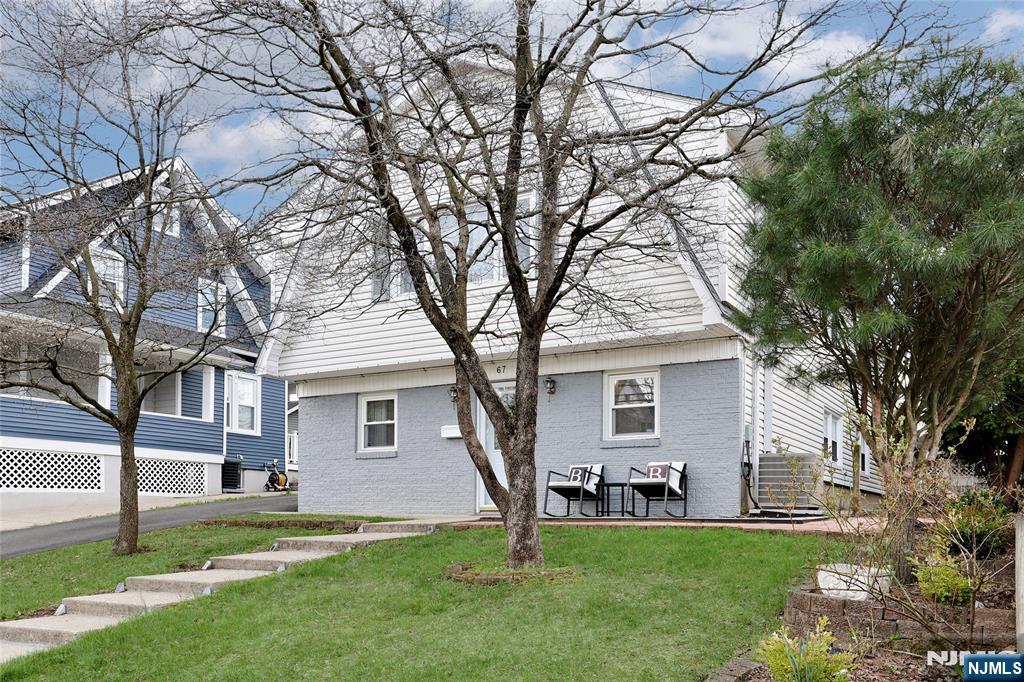 67 Dumont Avenue