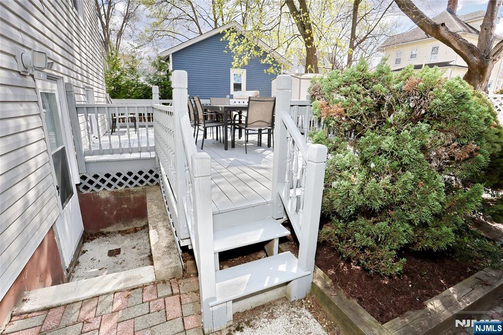 67 Dumont Avenue