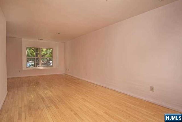 2402 Richard Court