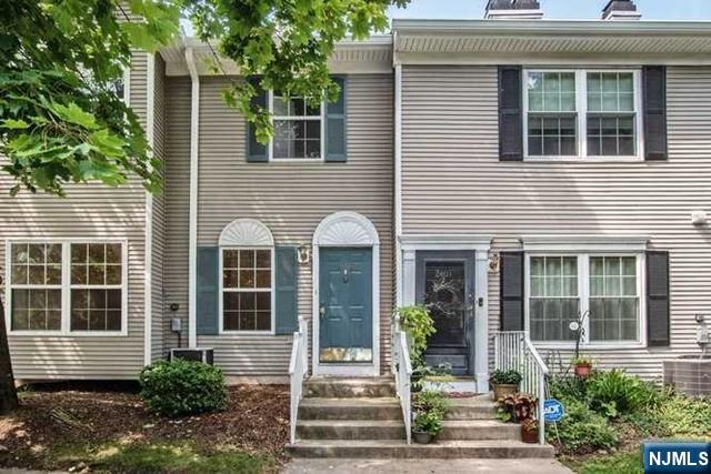 2402 Richard Court