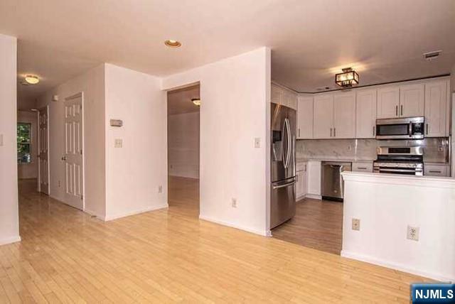 2402 Richard Court