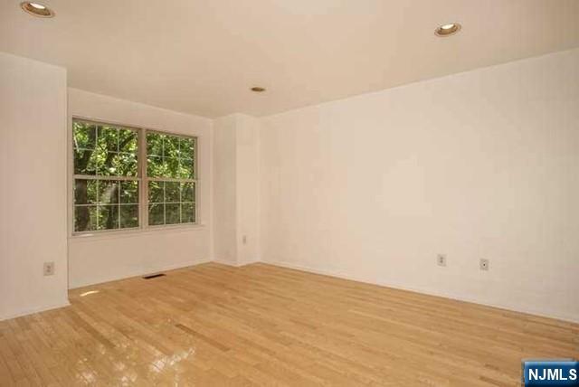2402 Richard Court