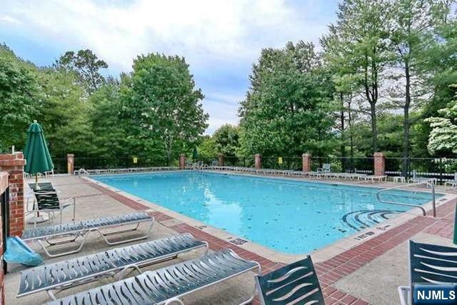 2402 Richard Court