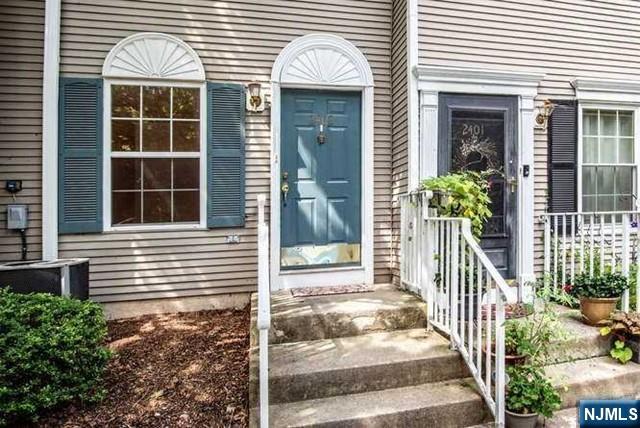 2402 Richard Court