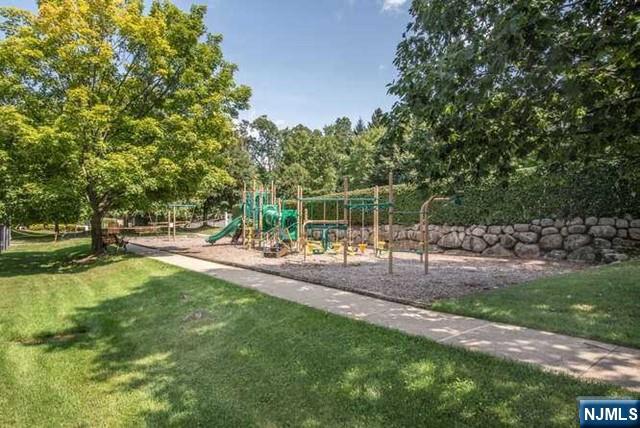 2402 Richard Court