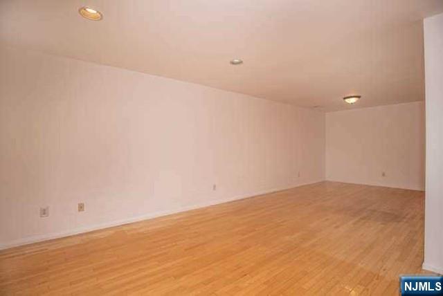 2402 Richard Court