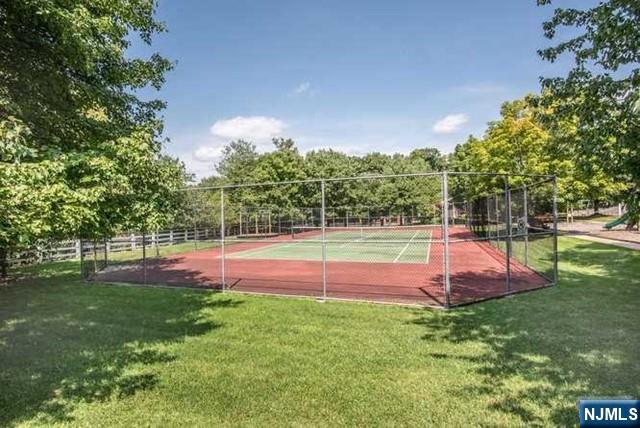 2402 Richard Court
