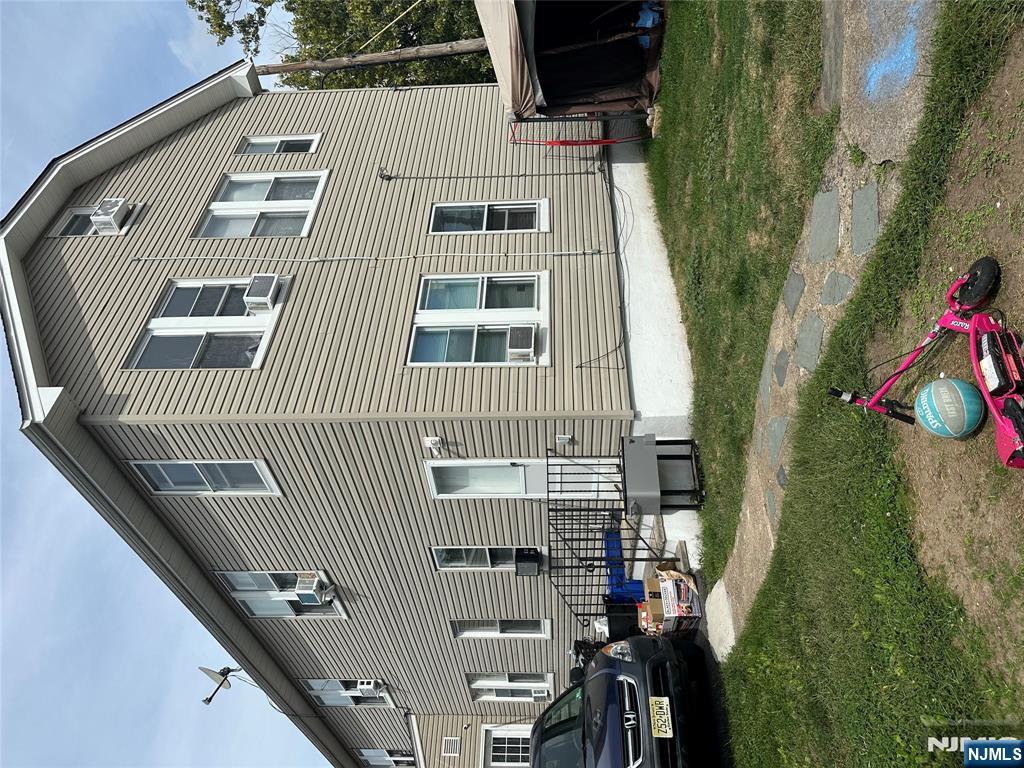 82 Westervelt Place
