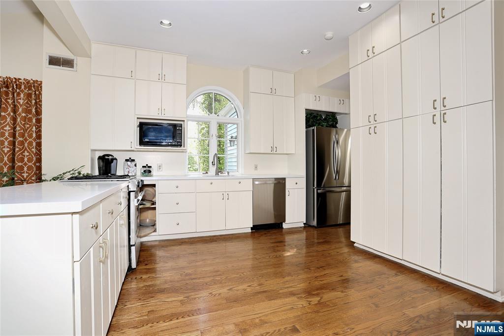 191 Hillside Avenue