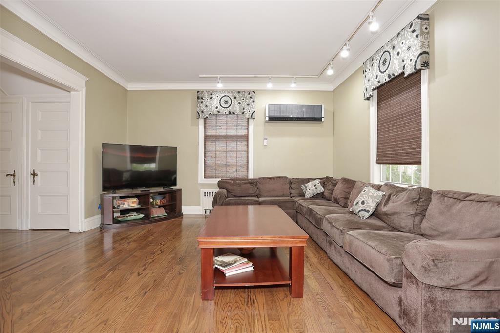 191 Hillside Avenue