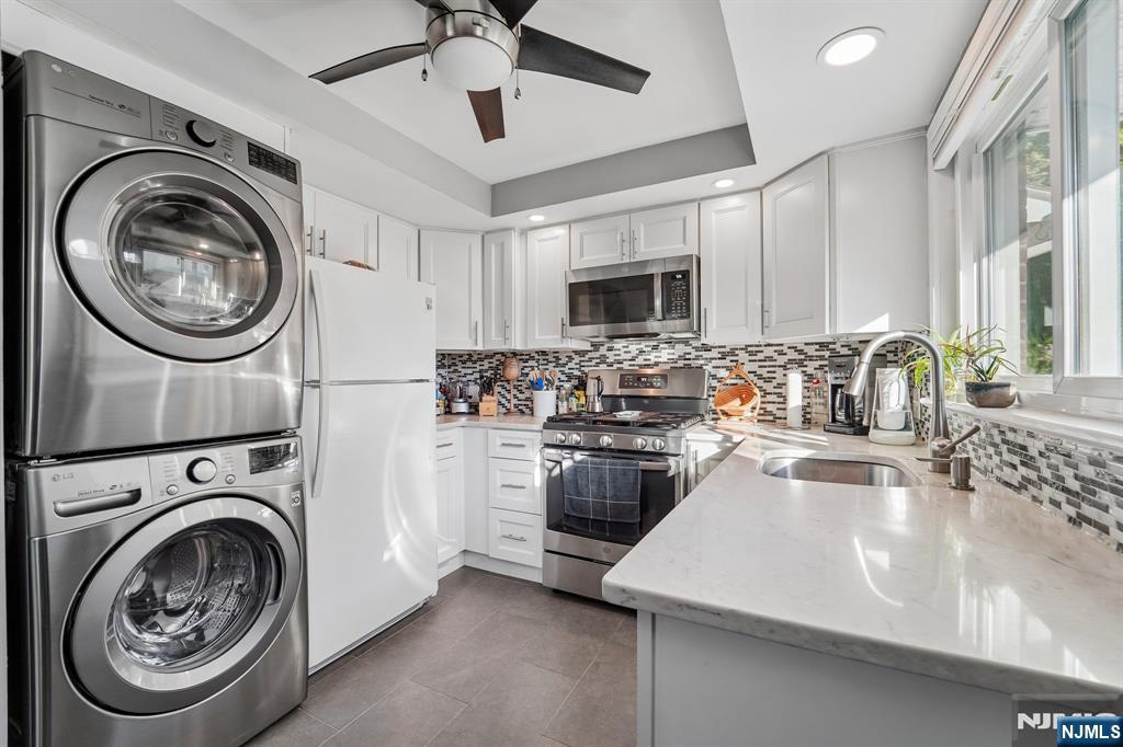 230 Lafayette Place 4D