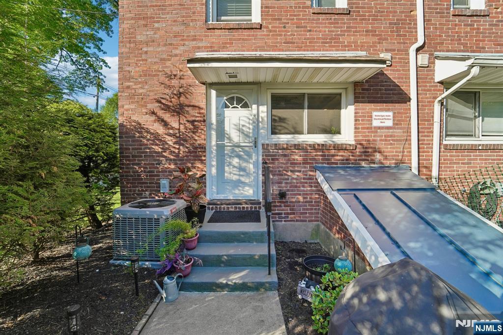 230 Lafayette Place 4D
