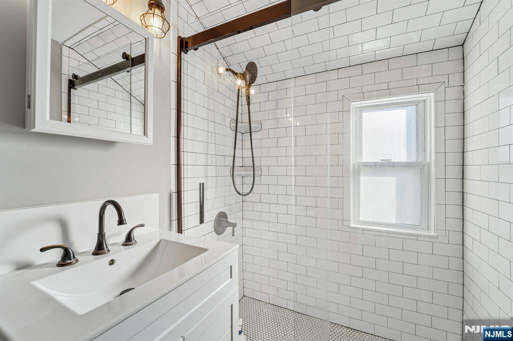 230 Lafayette Place 4D