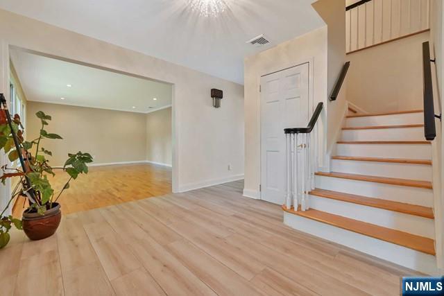 5 Skie Drive