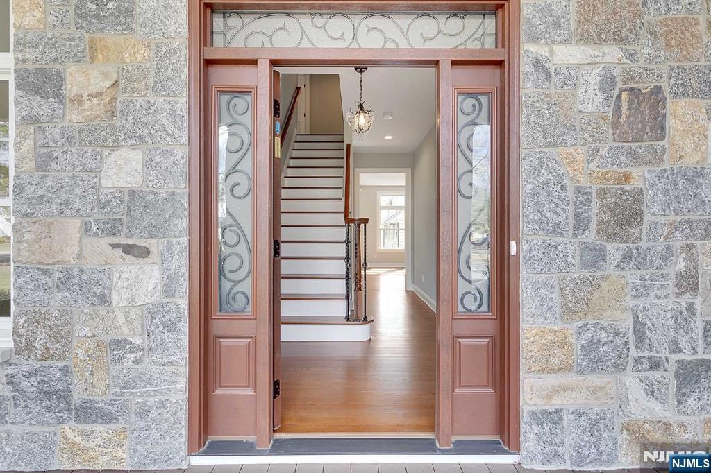 582 Green Valley Road