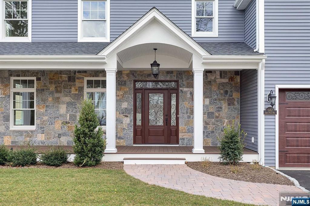 582 Green Valley Road
