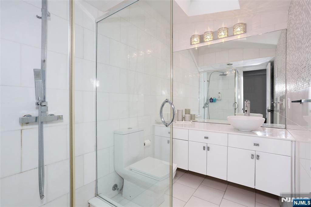 5 Carnot Avenue