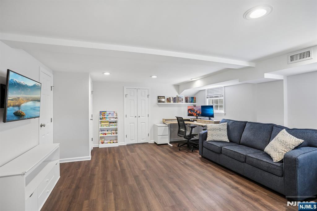 30 Sherbrooke Parkway