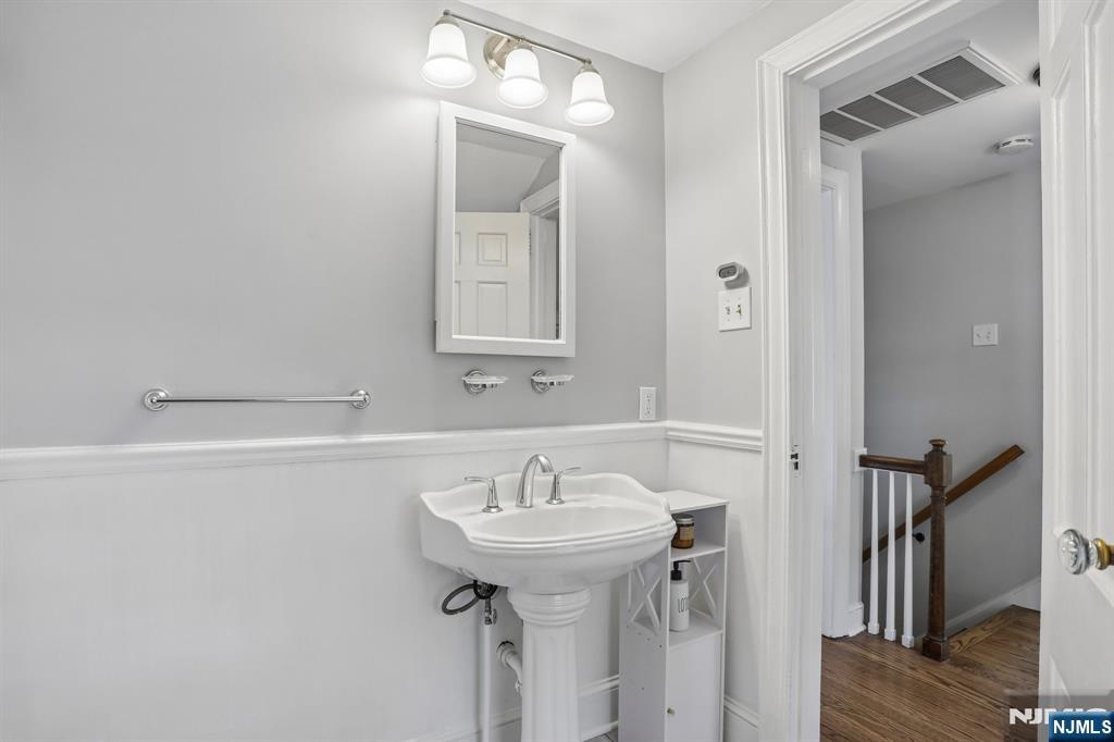30 Sherbrooke Parkway