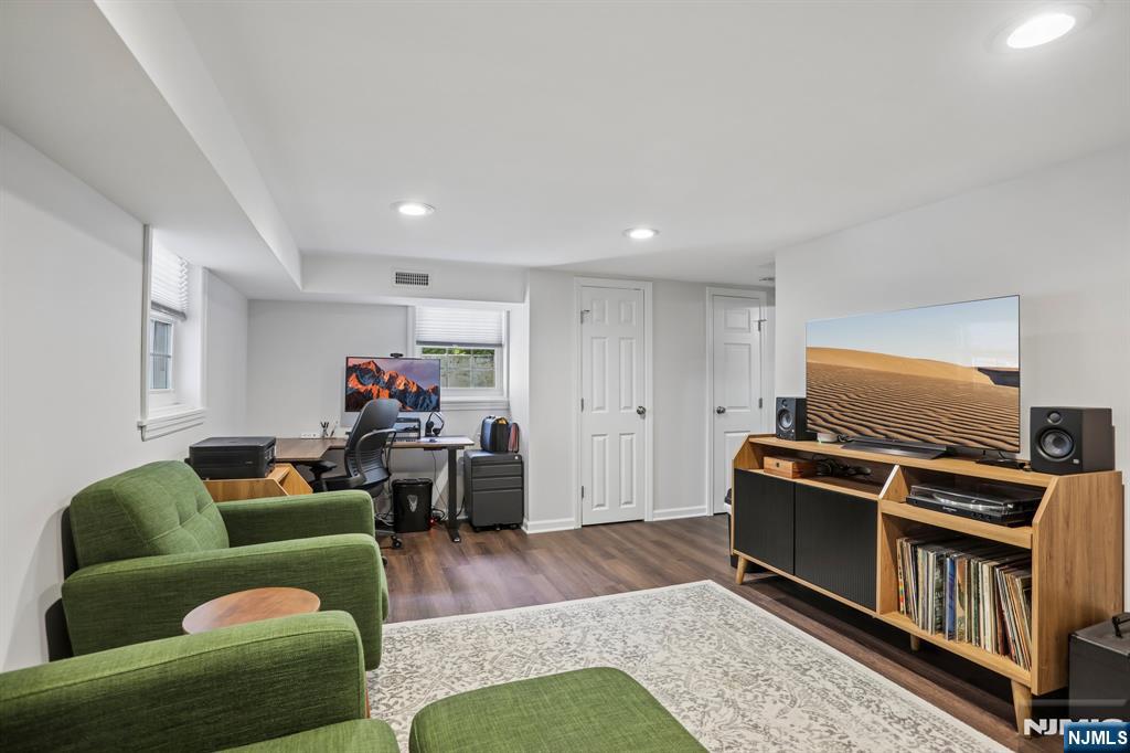 30 Sherbrooke Parkway