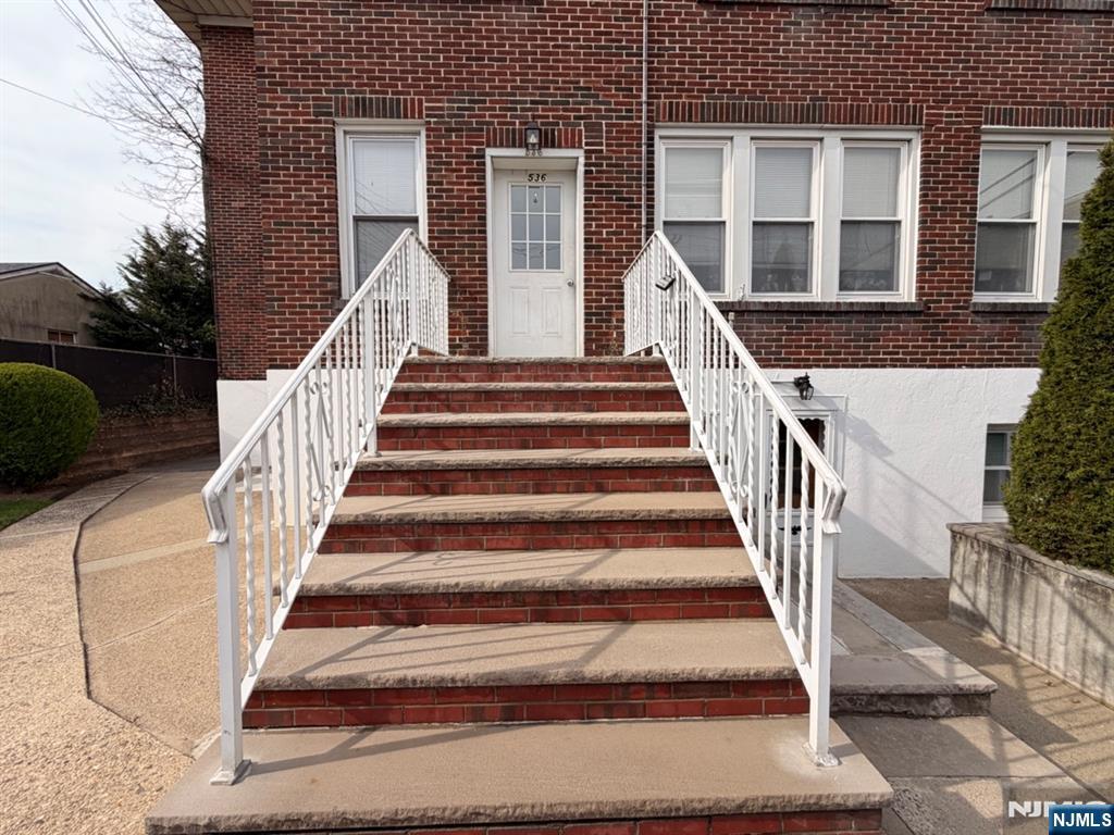 536 Lake Avenue Apt 4