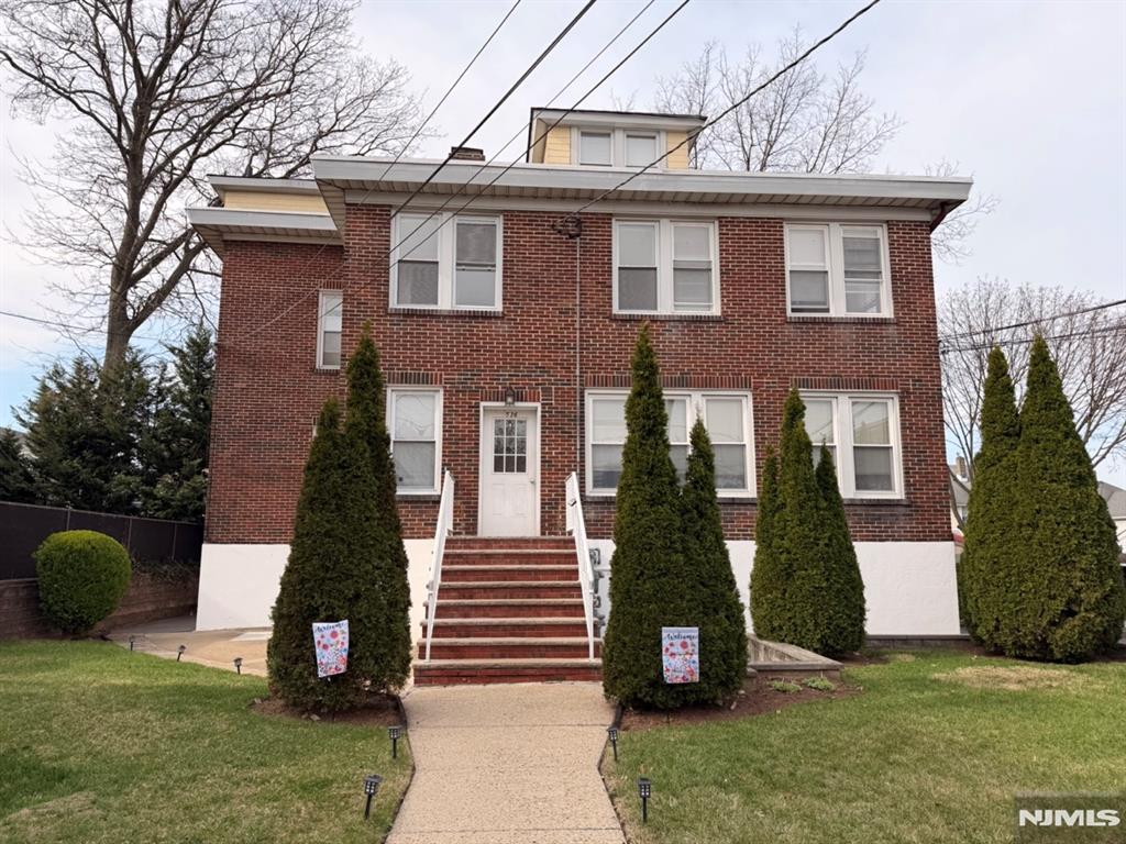 536 Lake Avenue Apt 4