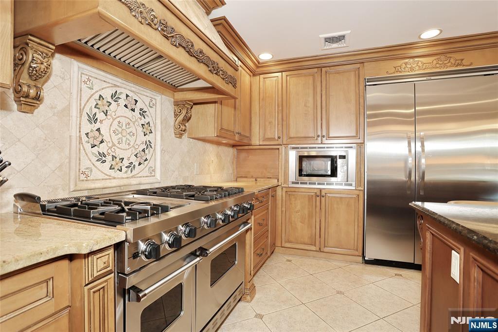 252 Bayberry Lane