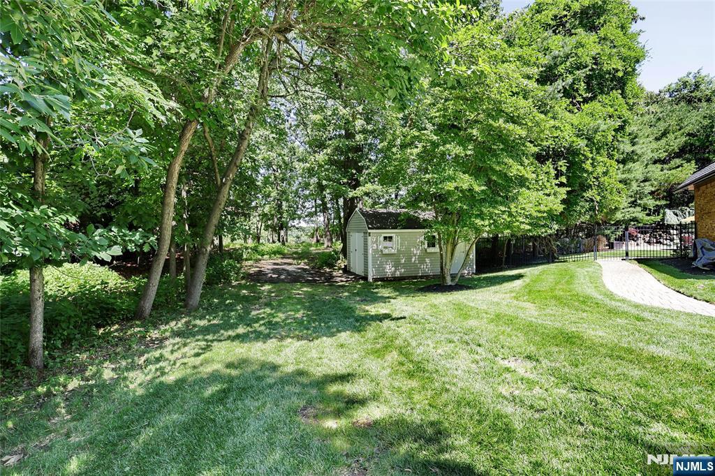 252 Bayberry Lane