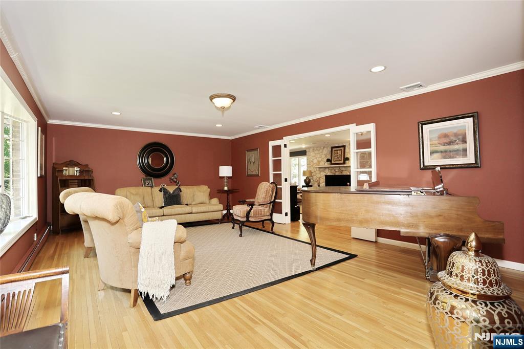 252 Bayberry Lane