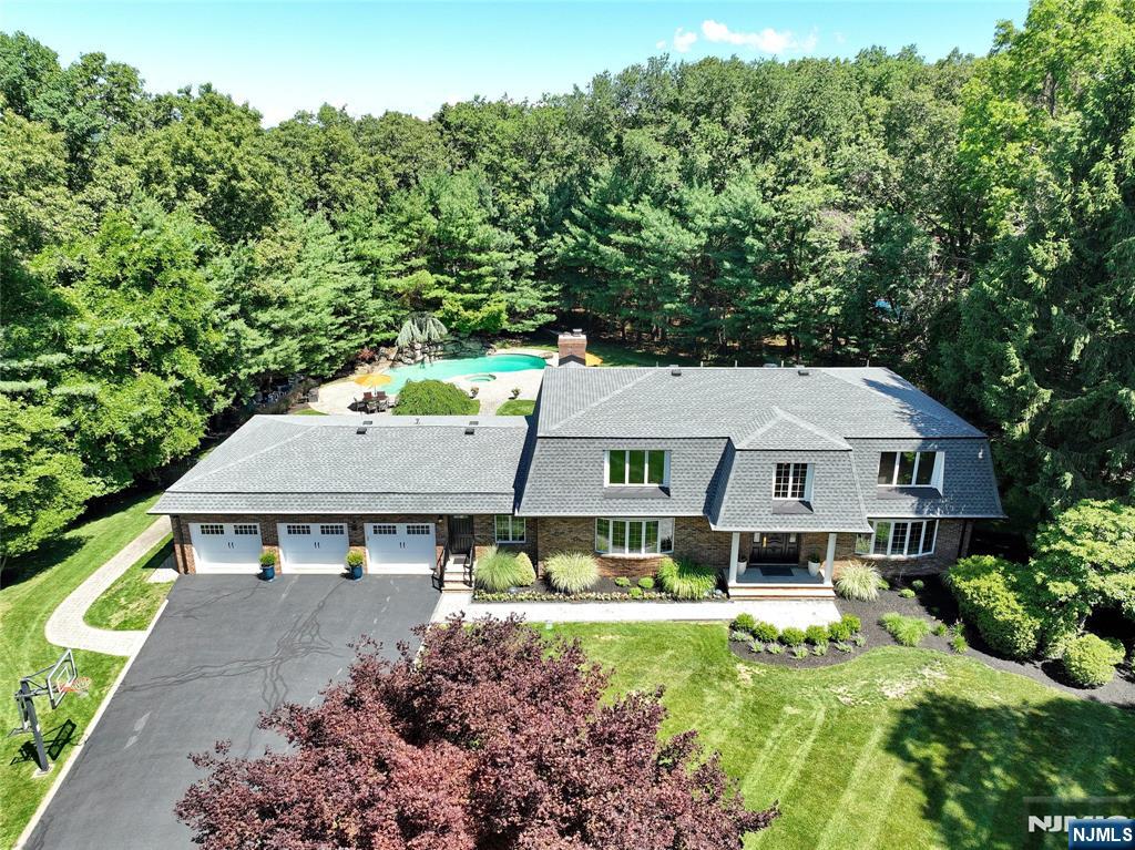 252 Bayberry Lane
