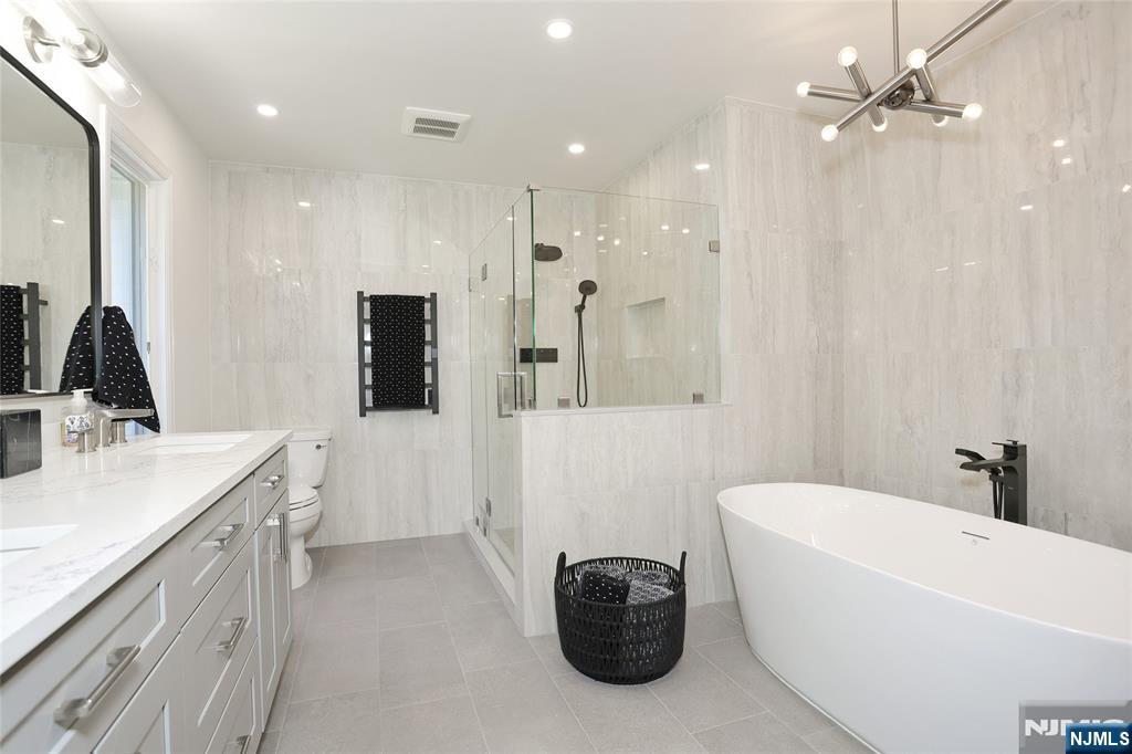 252 Bayberry Lane