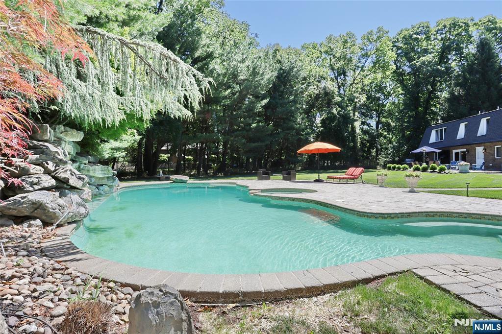 252 Bayberry Lane
