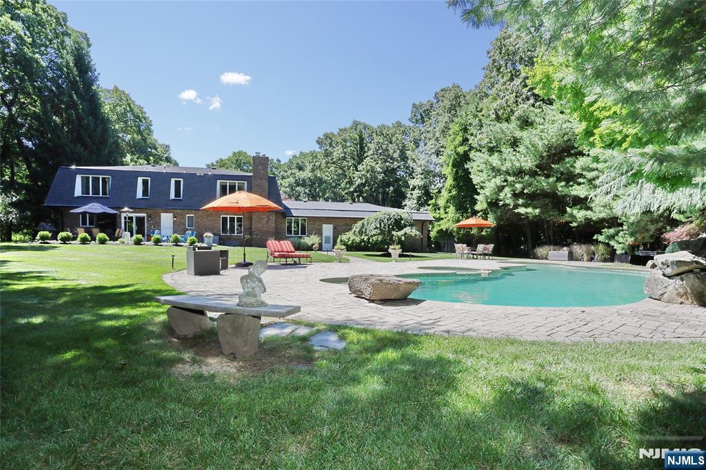 252 Bayberry Lane