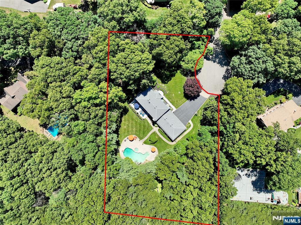 252 Bayberry Lane