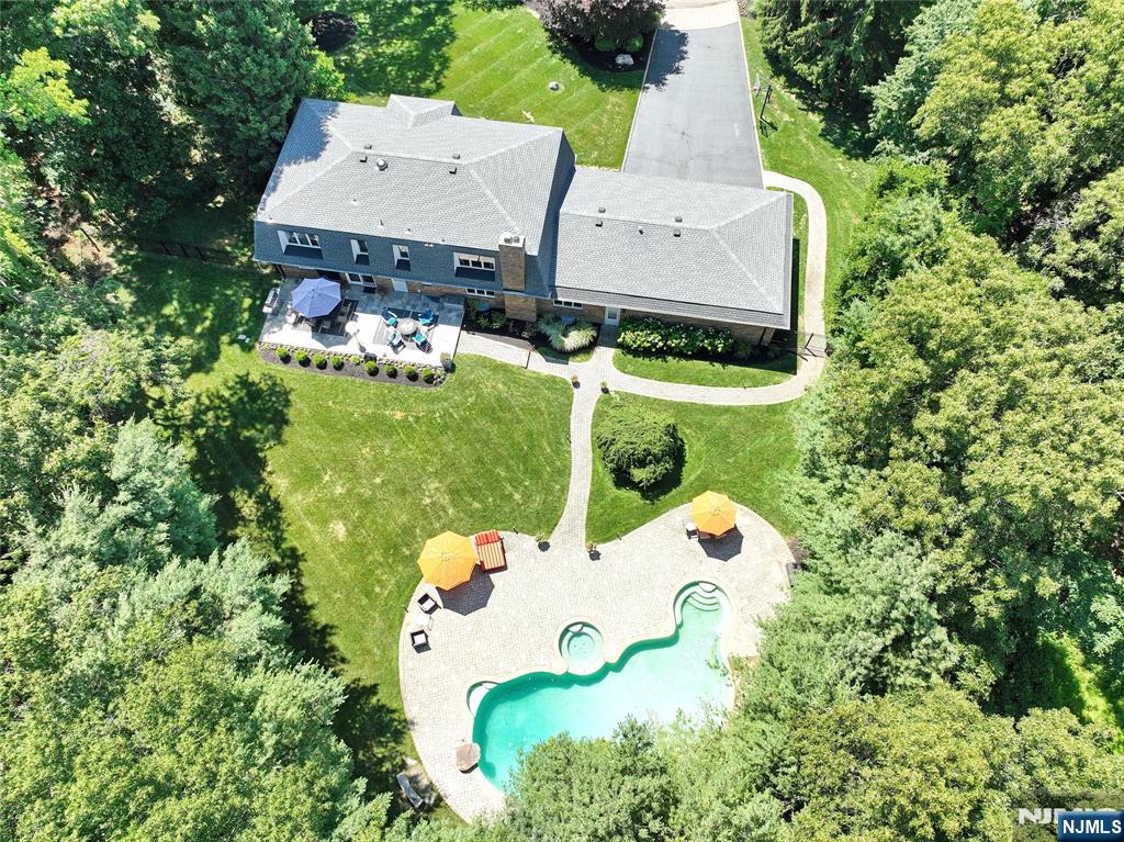 252 Bayberry Lane