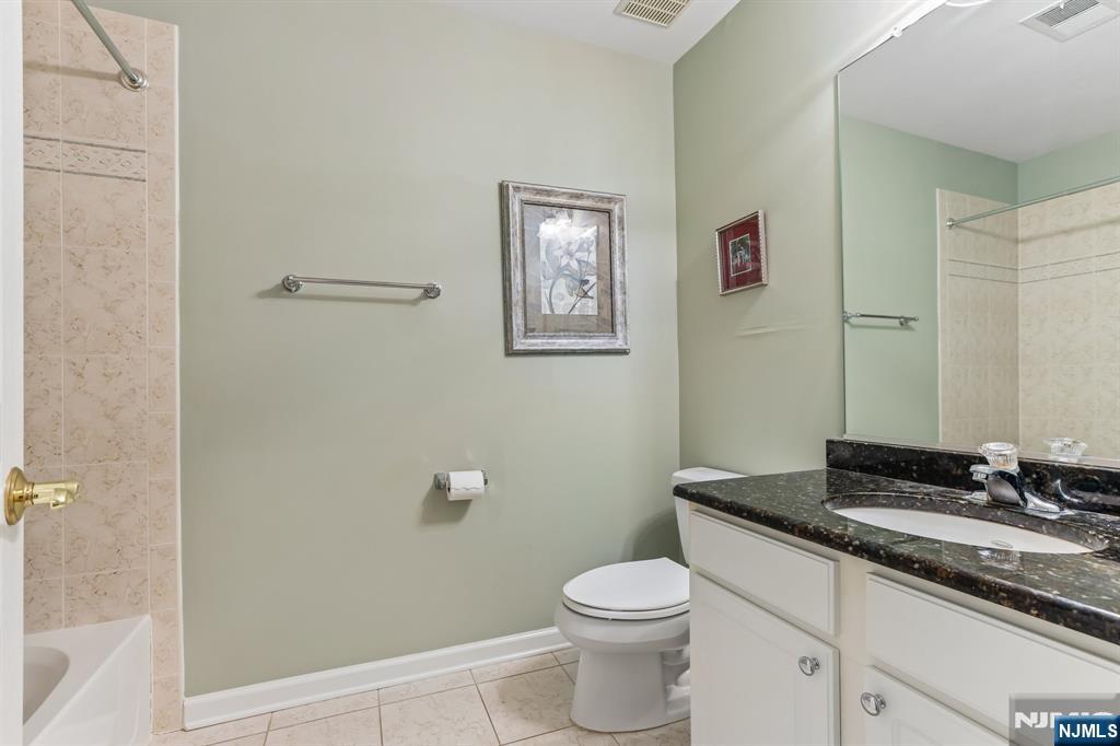 62 Hickory Hill Boulevard 2001