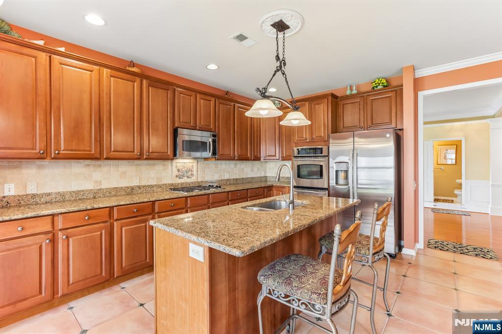 62 Hickory Hill Boulevard 2001