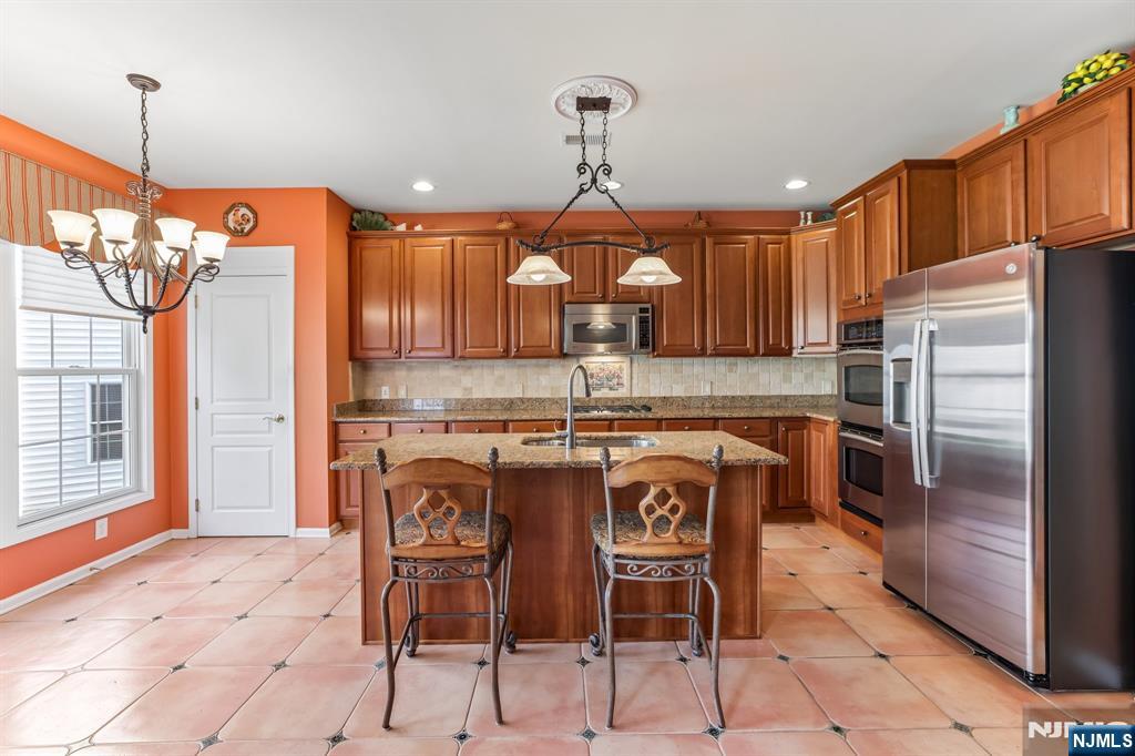 62 Hickory Hill Boulevard 2001